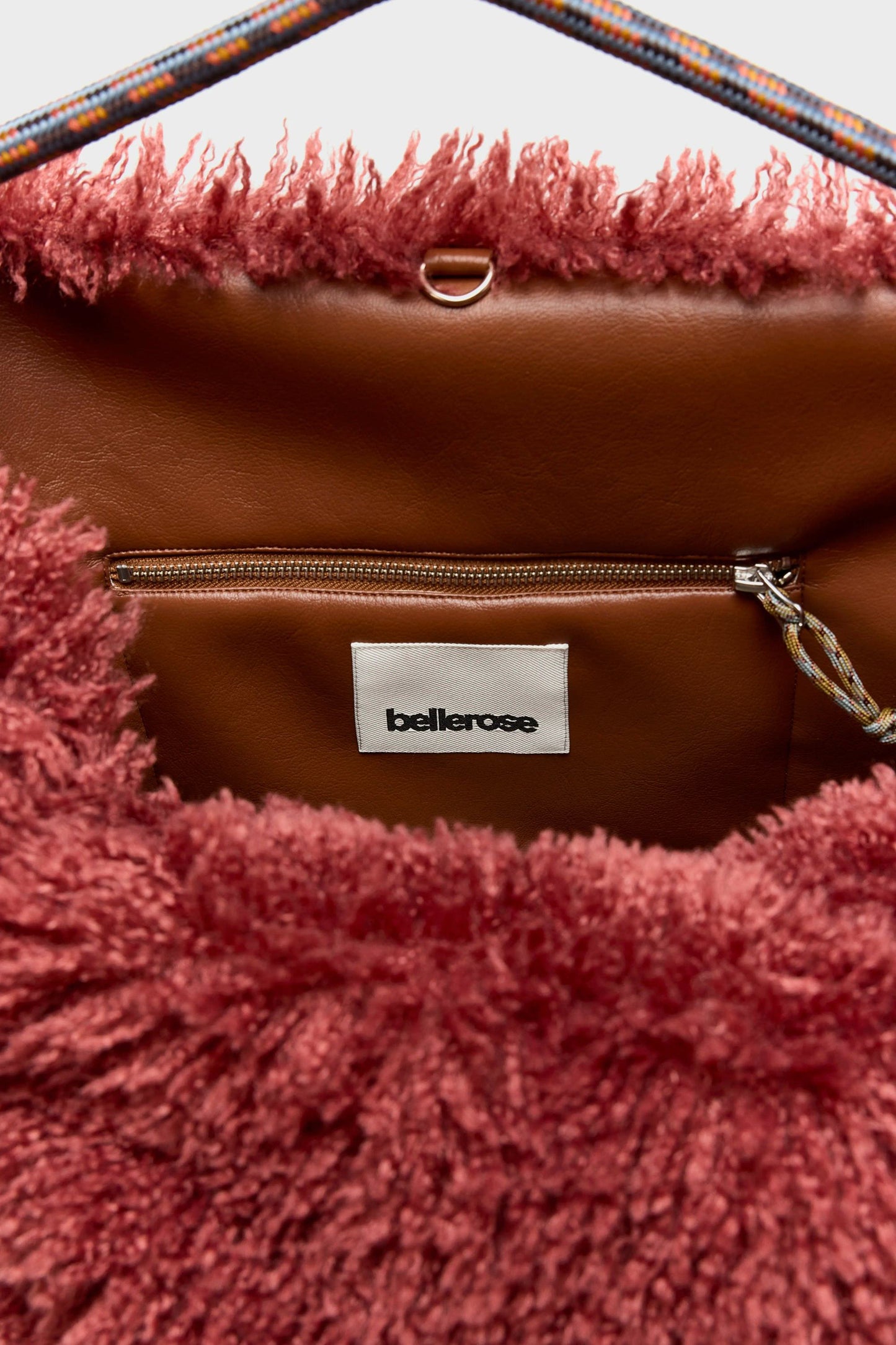 Bw252827 F2430 Hela52 F2430 Capri