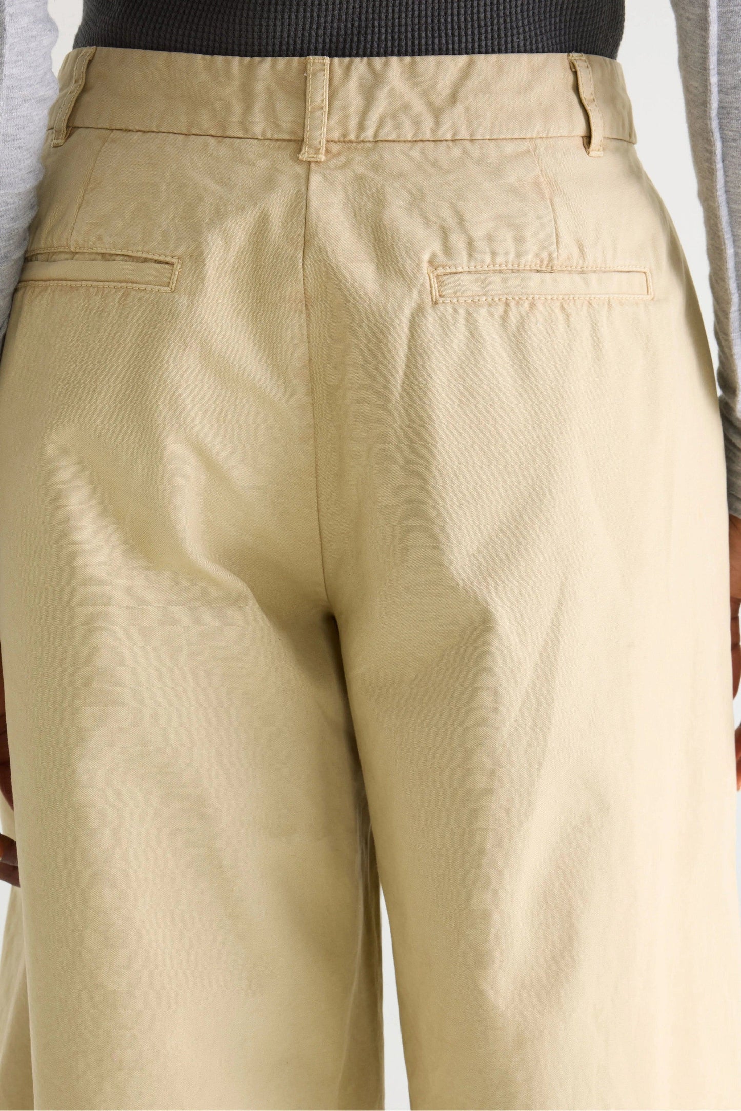 Bellerose | Wiley Flared Bermuda Shorts in Earth Oxford Cotton