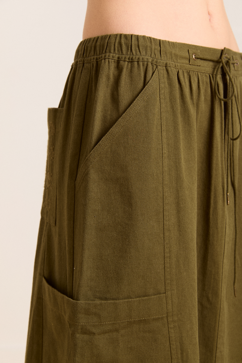 Aw25-dm-2032 Vika Utility Olive