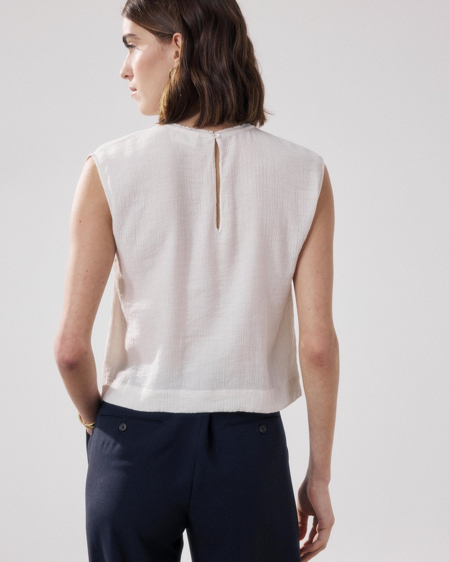 HARTFORD | Howi Round-Neck Sleeveless Blouse - Stone