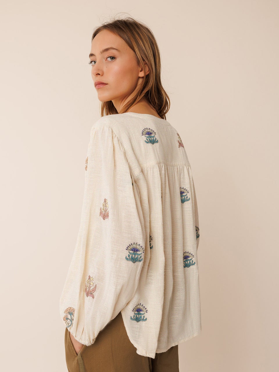 Multi Color Embroide Ki236 Crudo