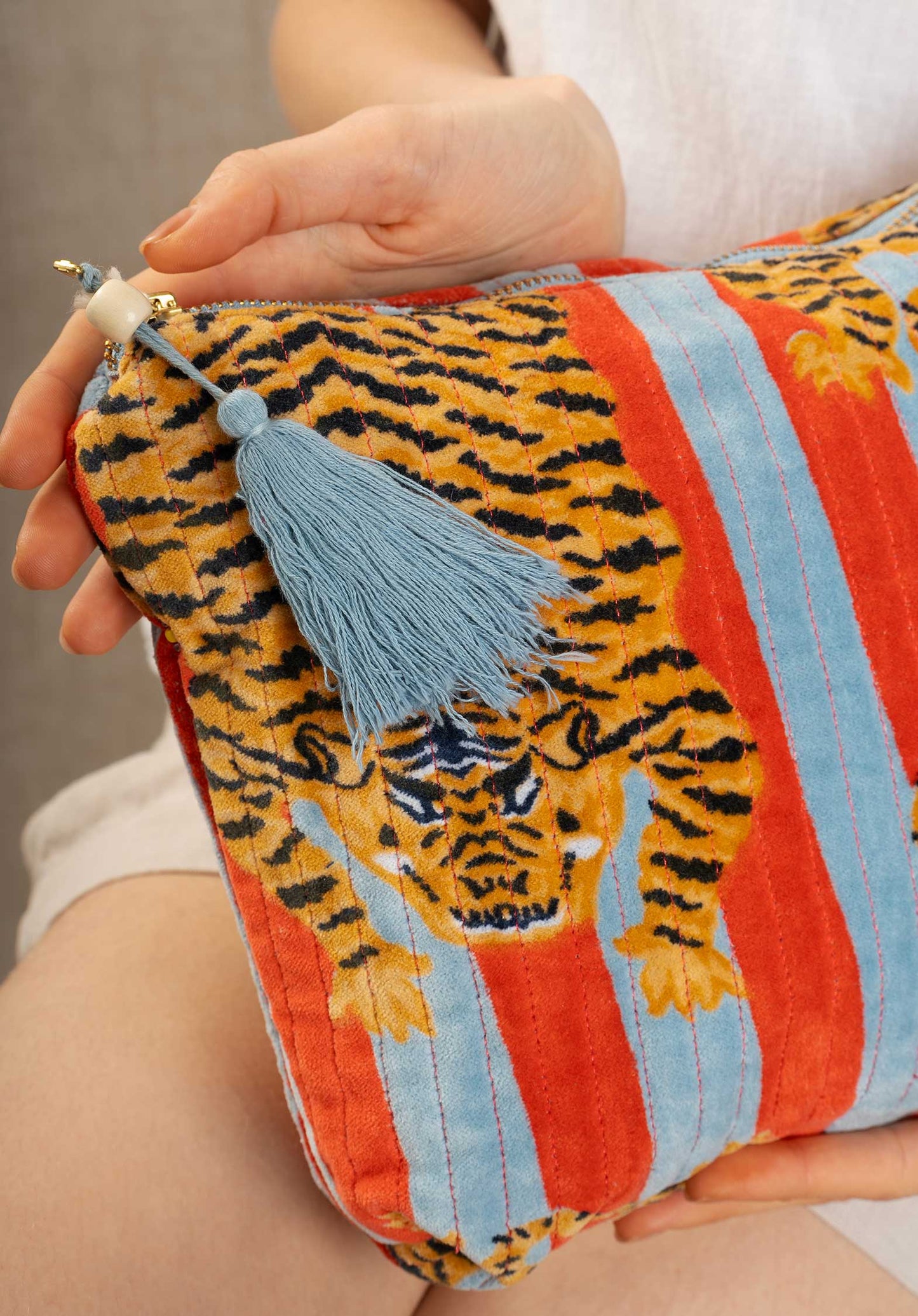 Pouch 2042 Tiger Blue