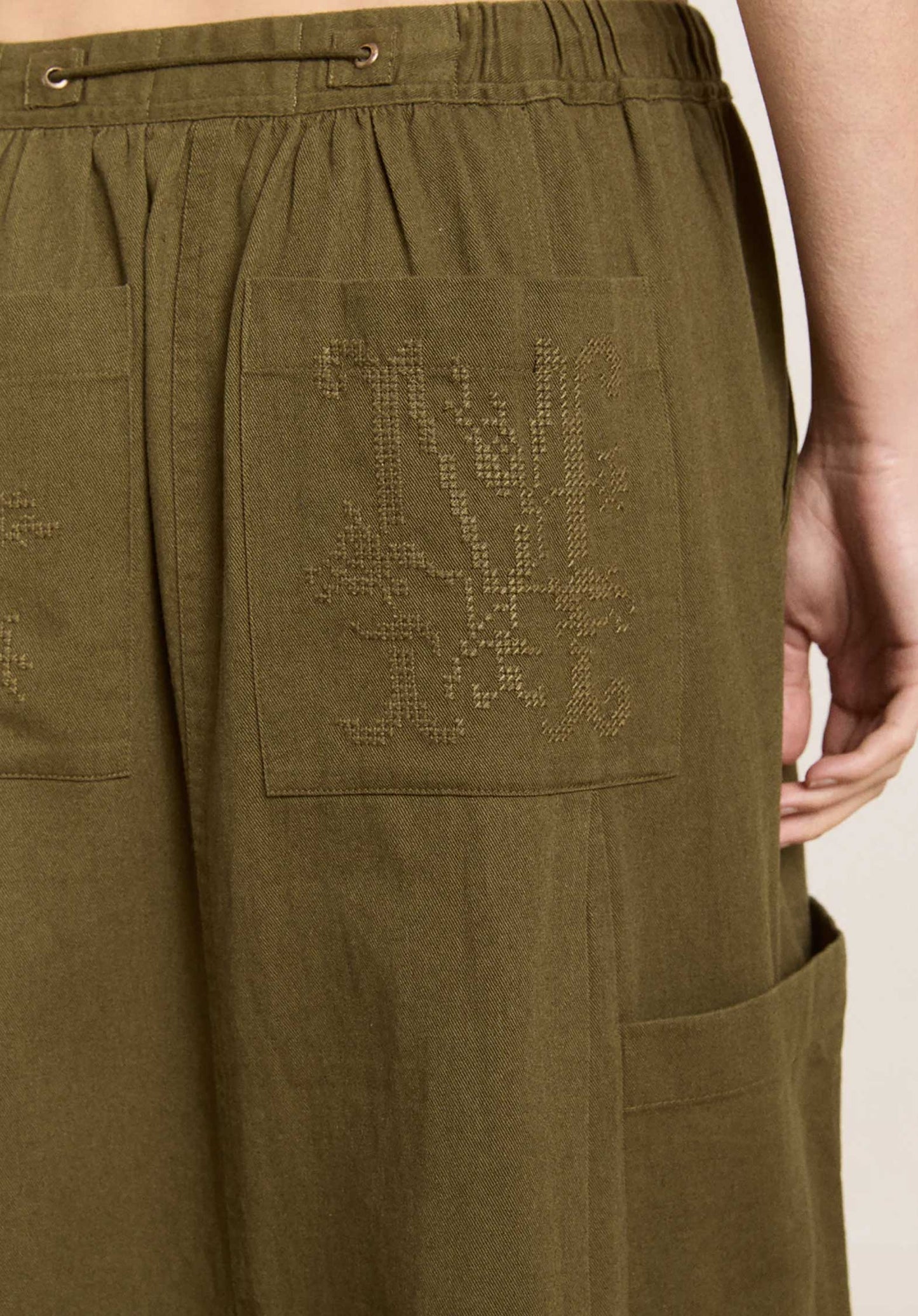 Aw25-dm-2032 Vika Utility Olive