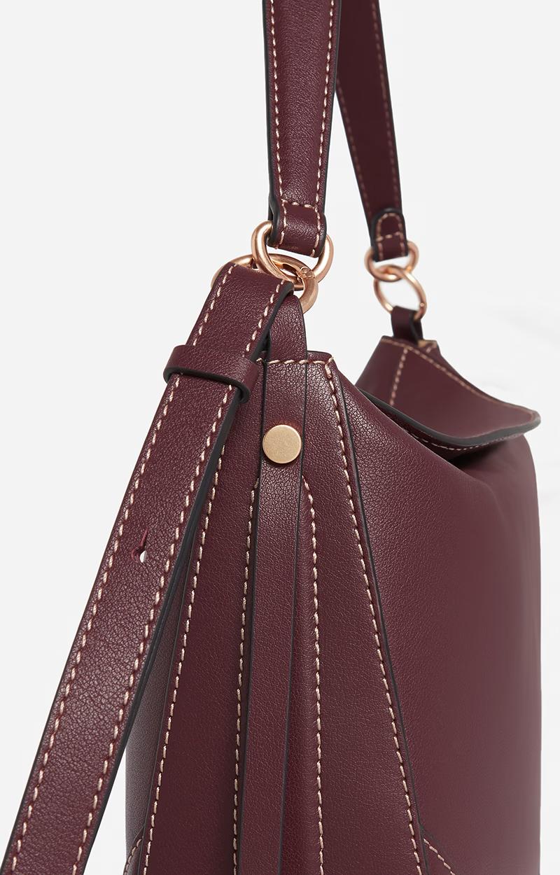 Vanessa Bruno | Daily Half-Moon Tote Bag in Leather Bordeaux