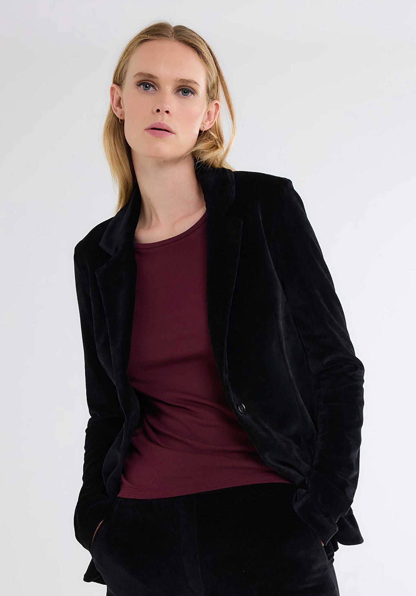 Majestic | Long-Sleeve Cotton-Cashmere Tee in Plum