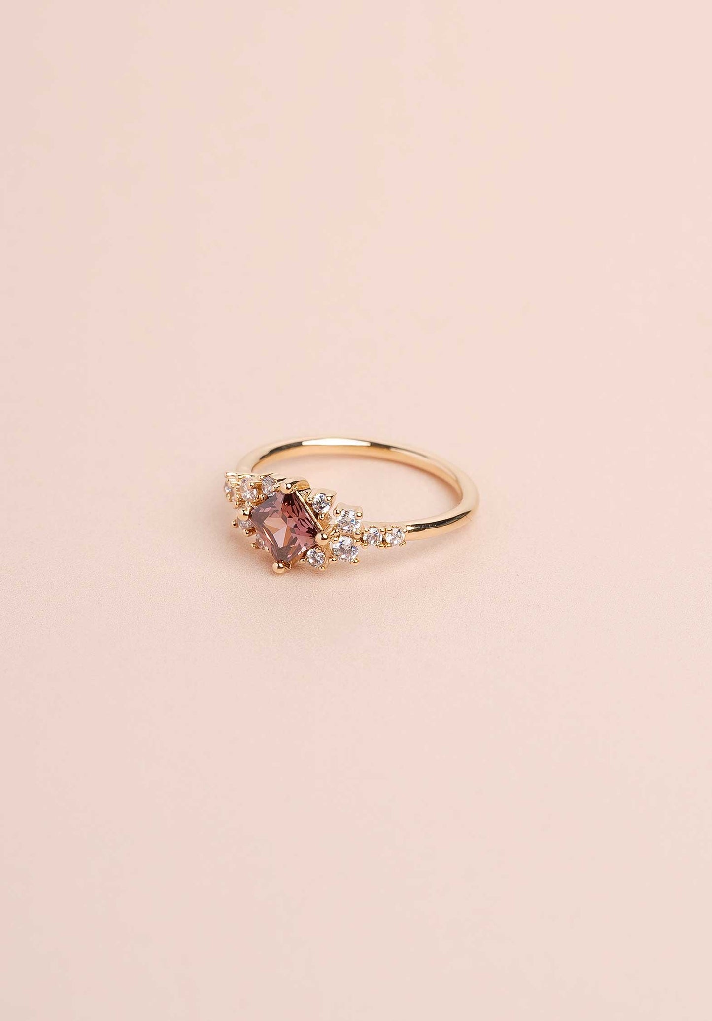 Ring Crystal Zincs R Mulberry-Zirconium
