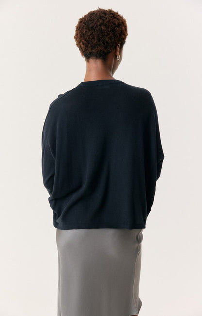 AMV-102 TOI18A-NOIR_02.jpg