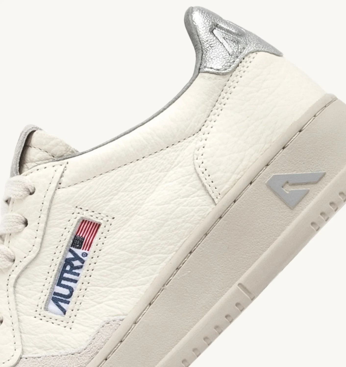 Autry | Medalist Low EL Sneaker - Leather Silver-White