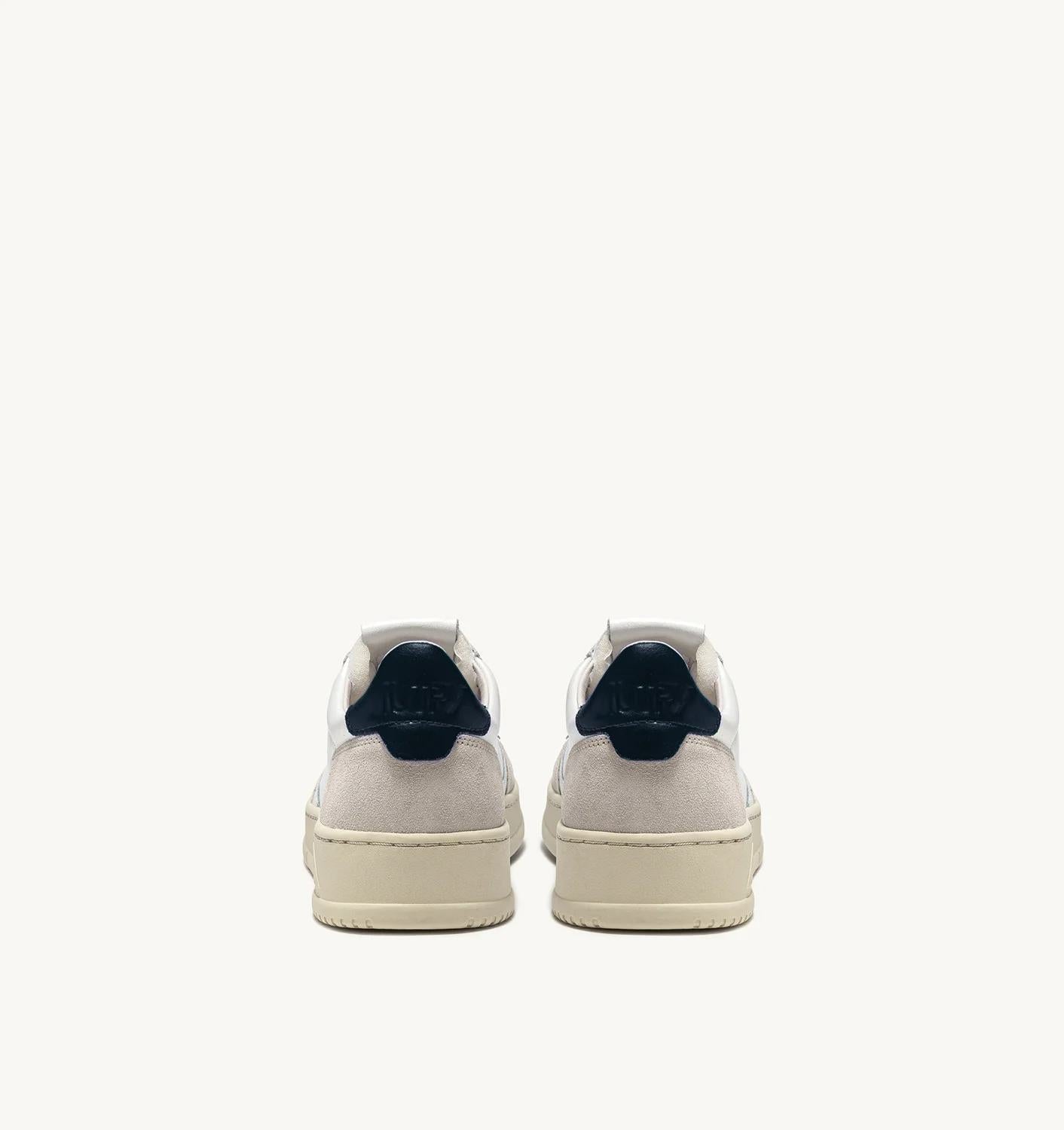Autry | Medalist Low Ls Sneaker - White & Beige Suede White-Black