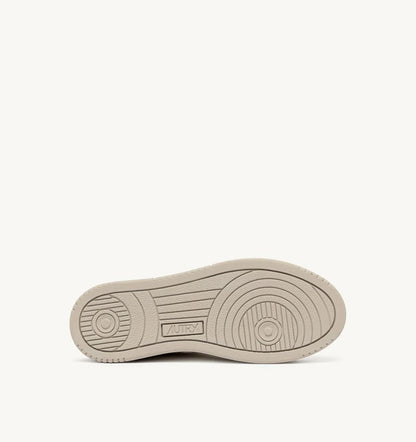 Autry | Medalist Low Sneaker - Pebbled White Leather with Suede Rose-Snd