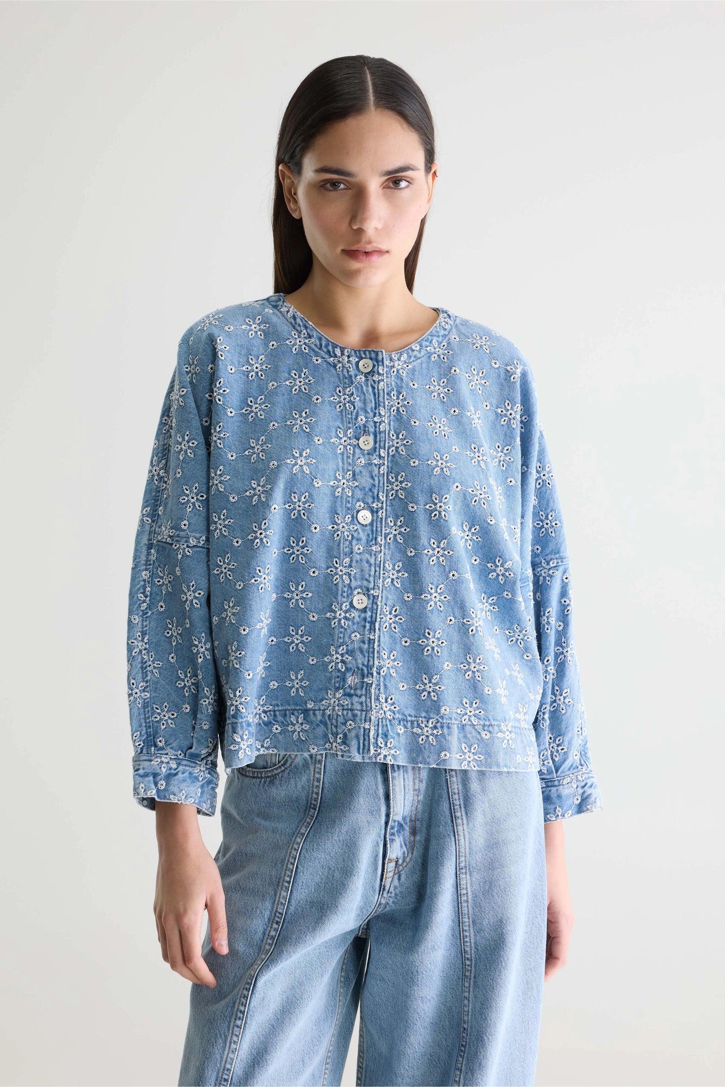 Women's Long-Sleeve Button-Front Blouse Denim - Medium Blue Medium-Bleach