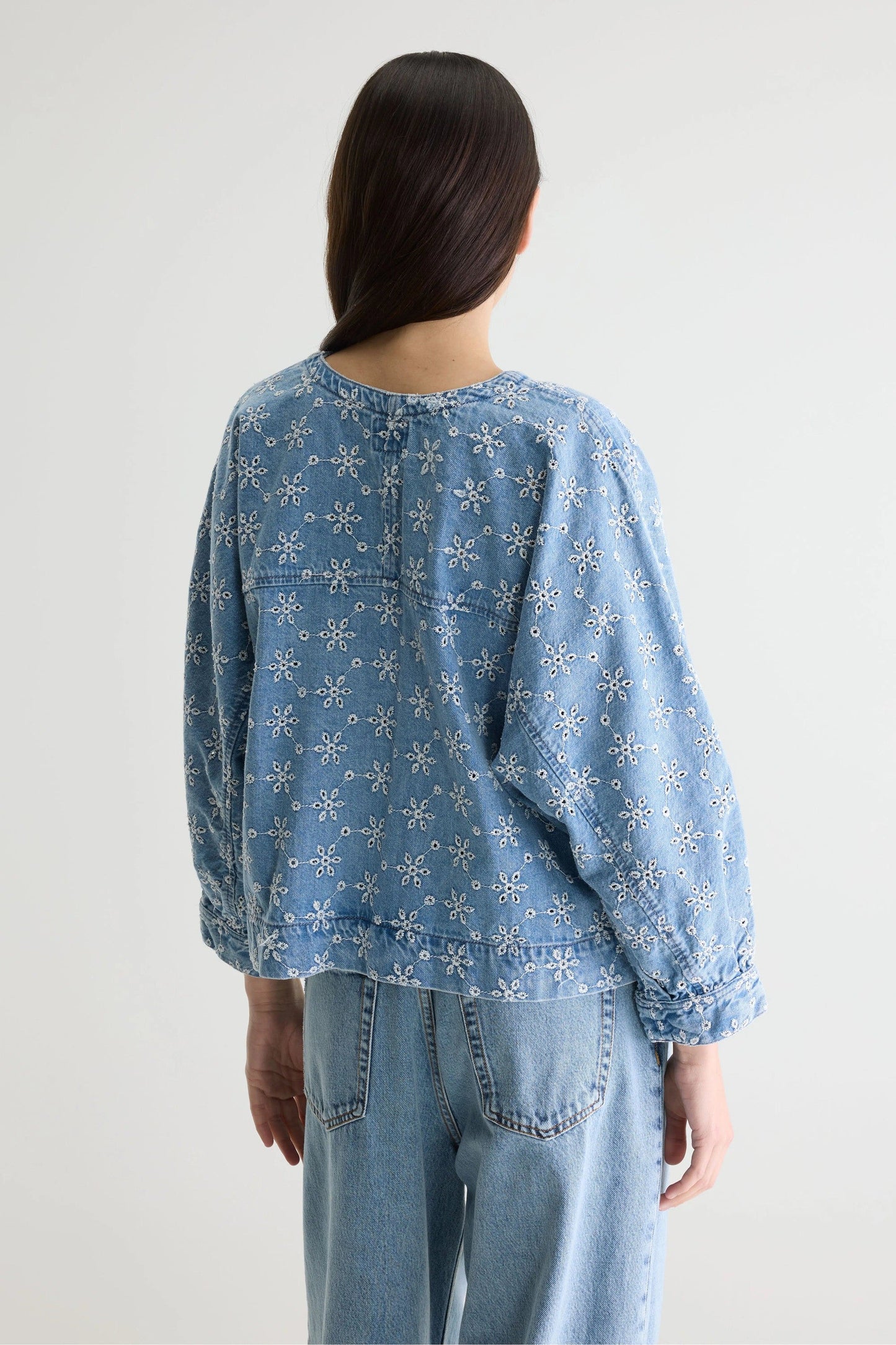 Women's Long-Sleeve Button-Front Blouse Denim - Medium Blue Medium-Bleach