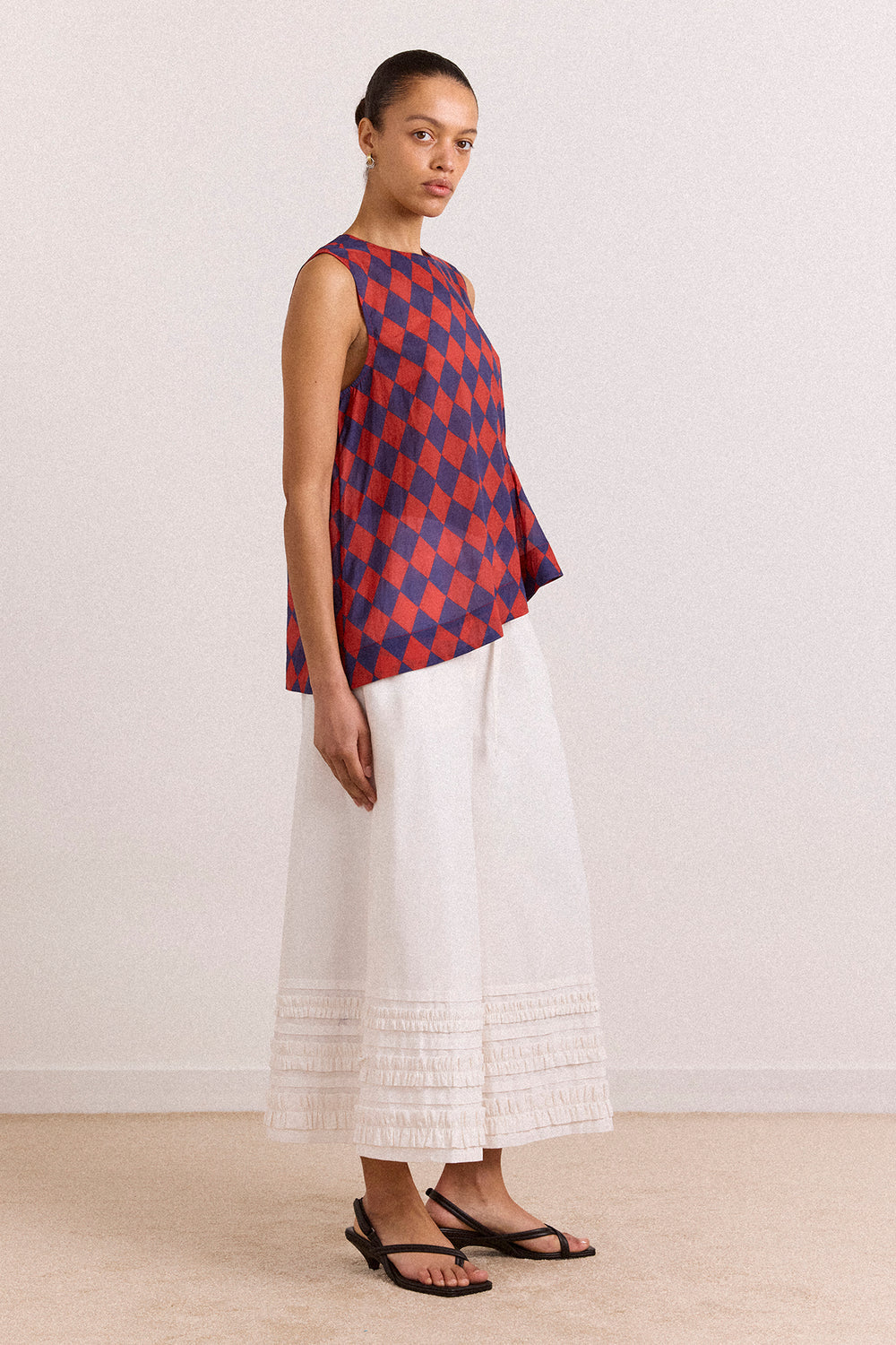 DAMSON MADDER-666 FLORINTINA BLOOM-WHITE_04.jpg