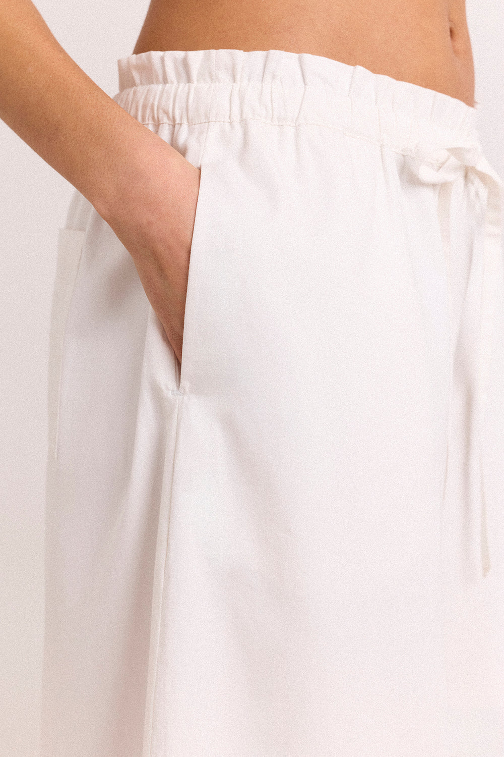 DAMSON MADDER-666 FLORINTINA BLOOM-WHITE_09.jpg