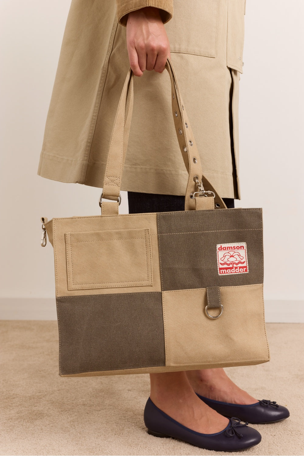 DAMSON MADDER-666 VEDA CANVAS BLOCKED BAG-SAND_02.jpg