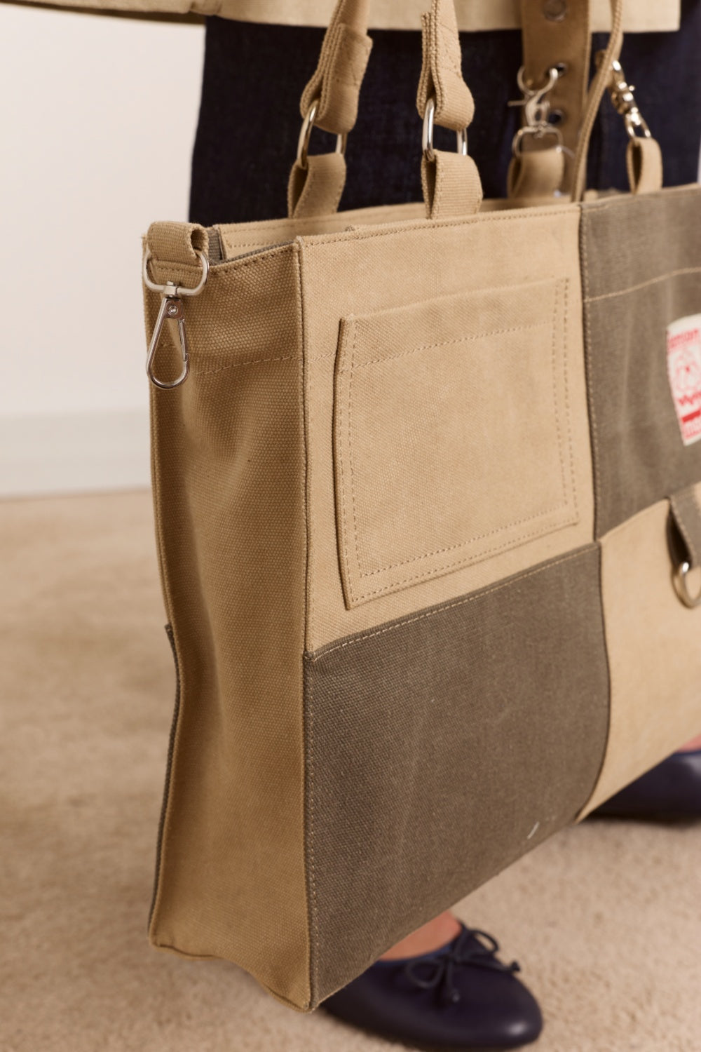DAMSON MADDER-666 VEDA CANVAS BLOCKED BAG-SAND_03.jpg