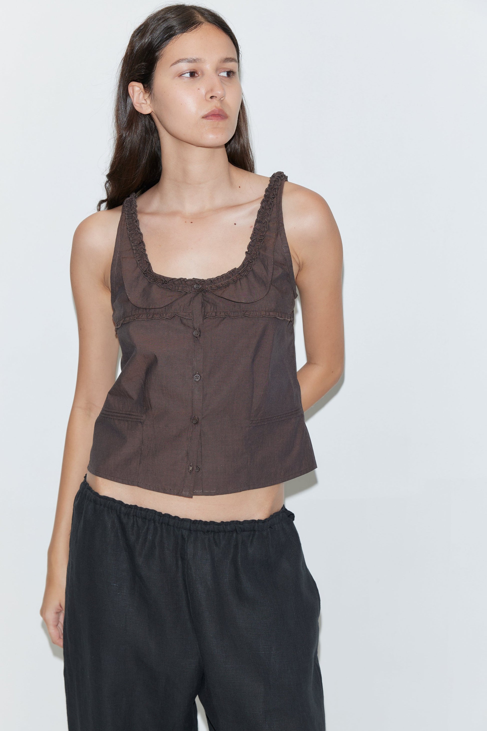 DEIJI STUDIOS-726 FRILLS TOP-TOAST_03.jpg