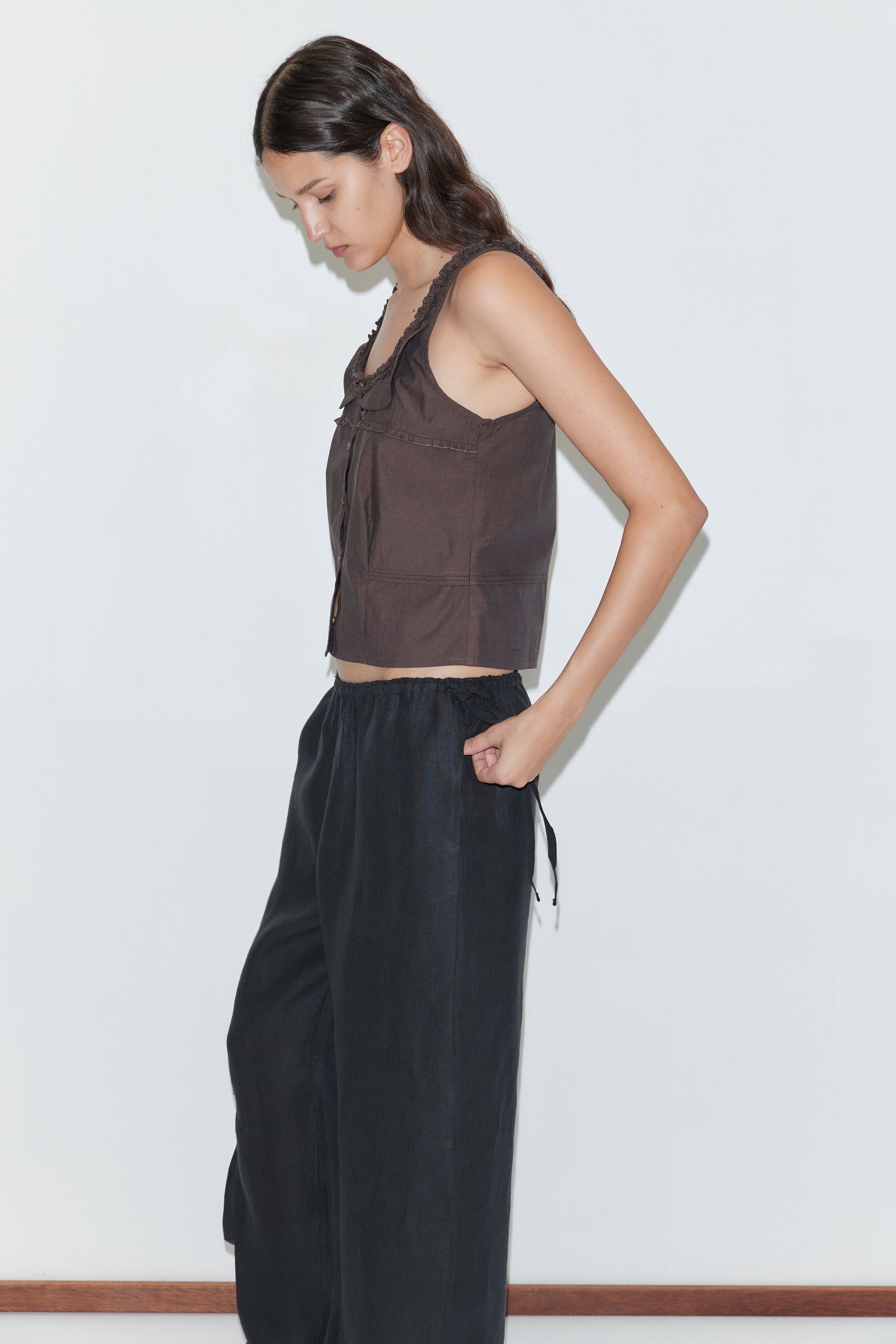 DEIJI STUDIOS-726 FRILLS TOP-TOAST_04.jpg