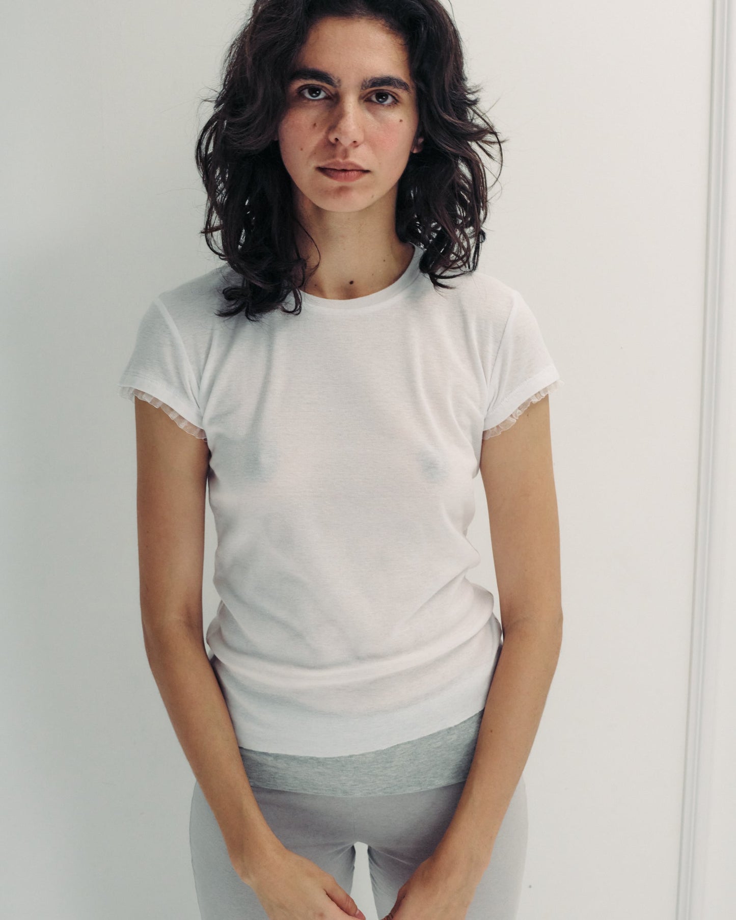 DE Base | Poly T-shirt with Ruffle Sleeve Trim - White