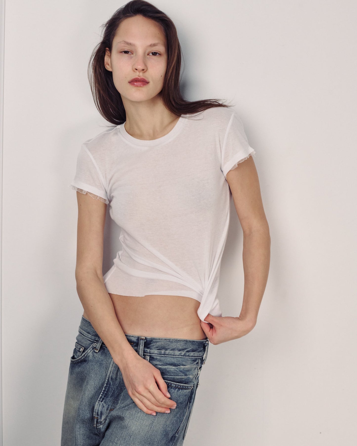 DE Base | Poly T-shirt with Ruffle Sleeve Trim - White