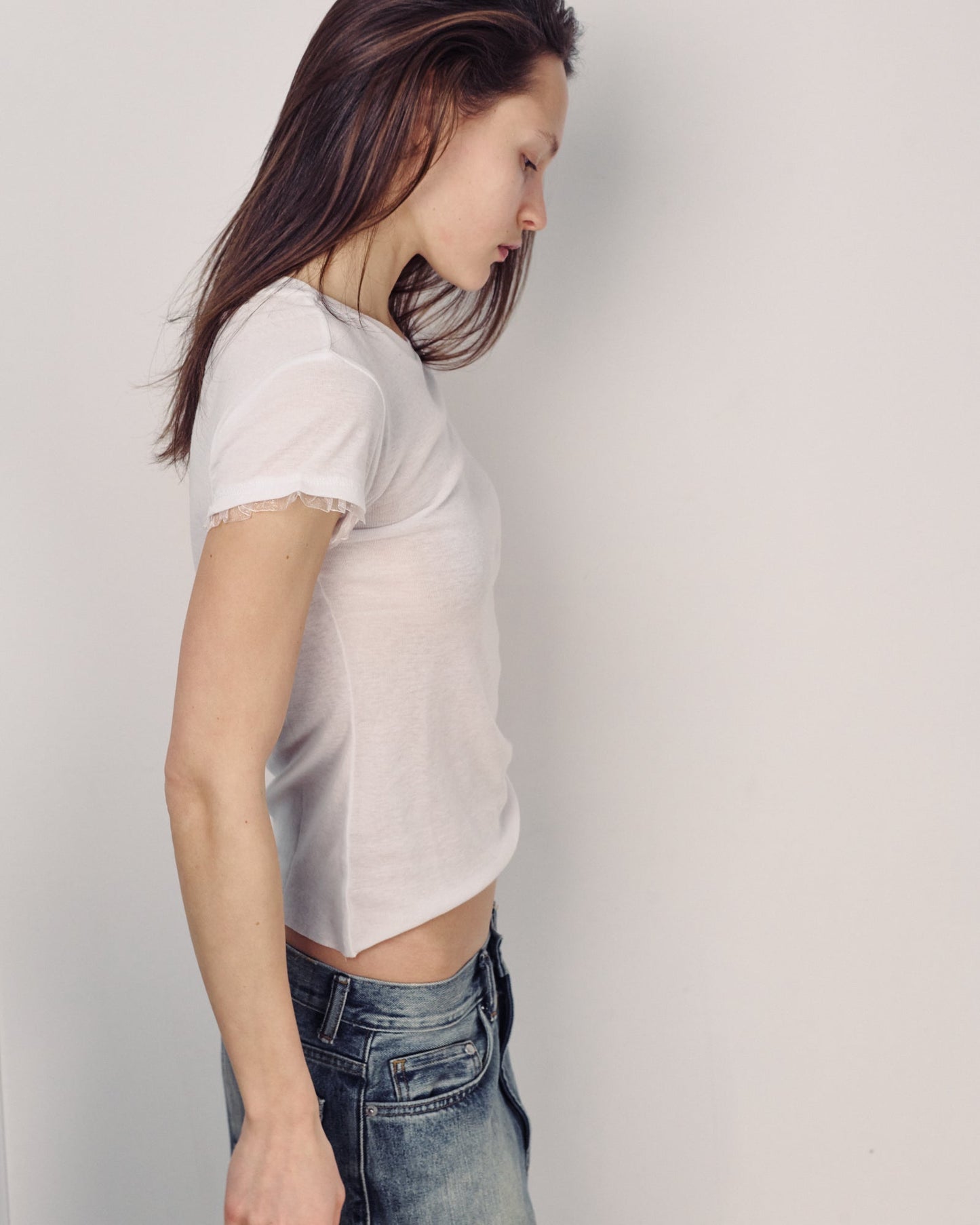 DE Base | Poly T-shirt with Ruffle Sleeve Trim - White