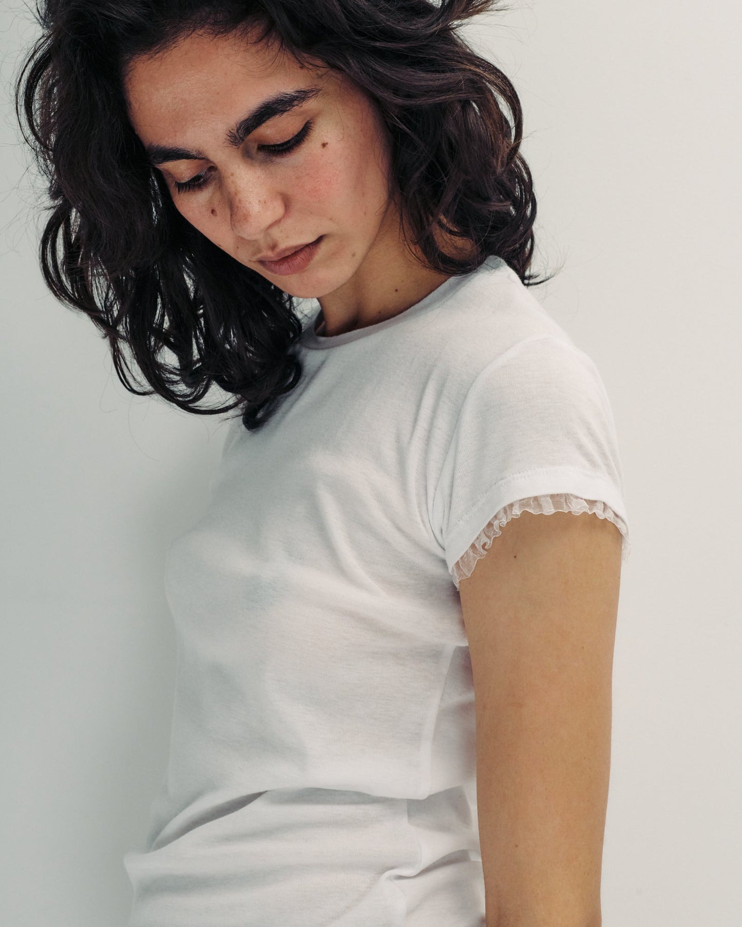 DE Base | Poly T-shirt with Ruffle Sleeve Trim - White