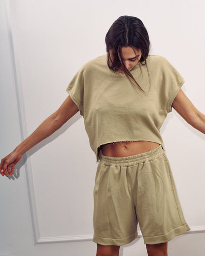 DE Base | Roza T-Shirt - Cropped with Cut-Out Hem Bamboo