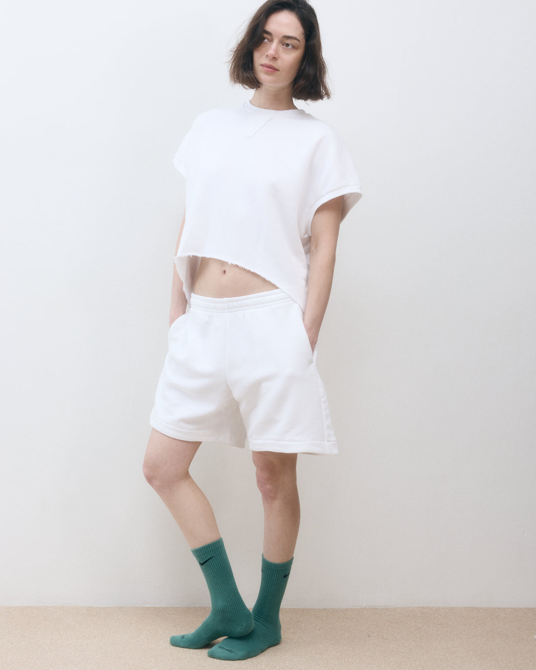 DE Base | Roza T-Shirt - Cropped with Cut-Out White