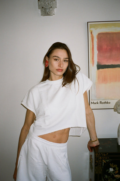 DE Base | Roza T-Shirt - Cropped with Cut-Out White