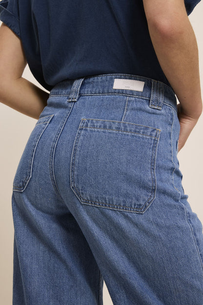 FIVE | Cropped Straight Jeans in Medium-Blue Denim