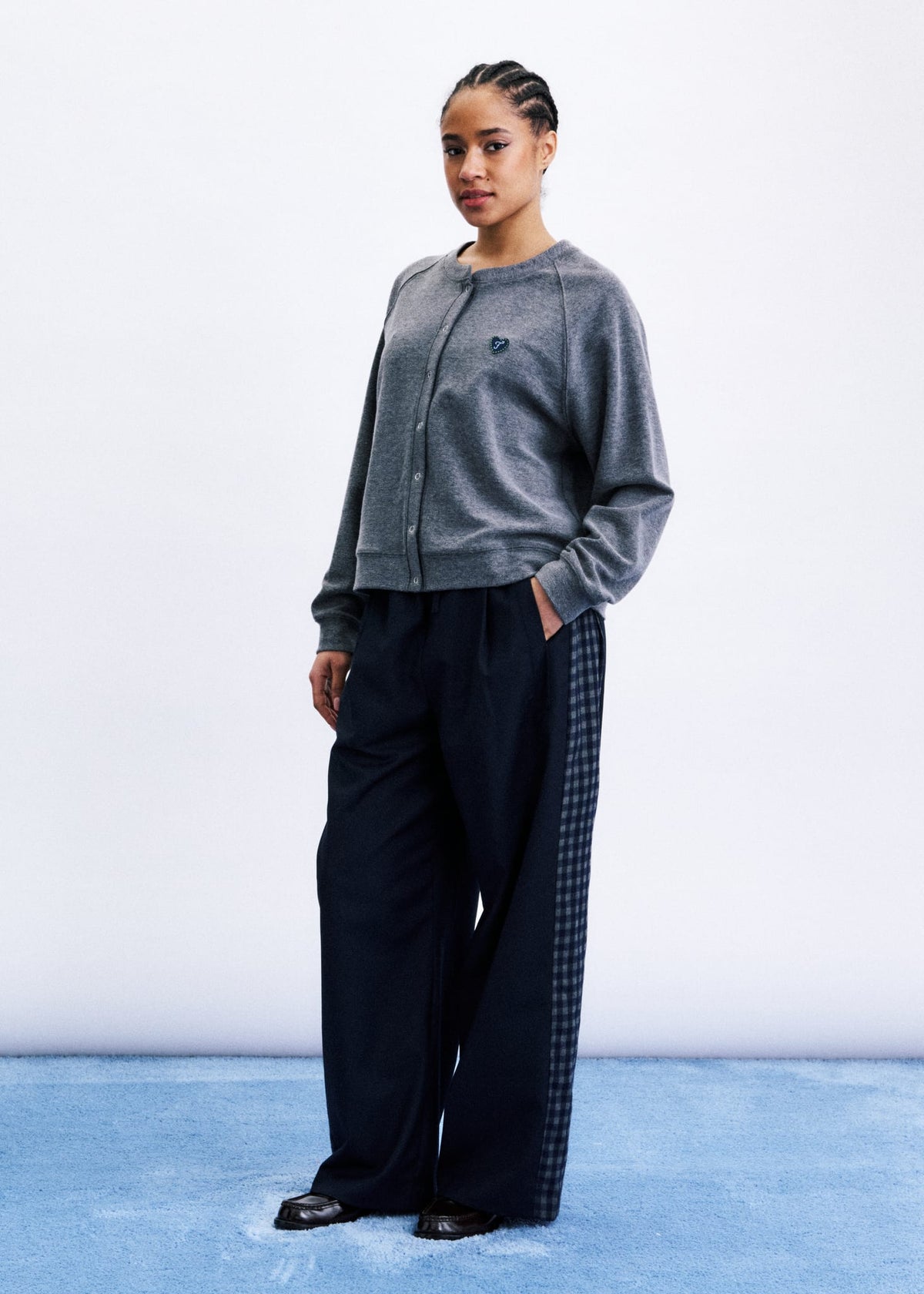 FRNCH-559 ITAEWON-GRIS_02.jpg