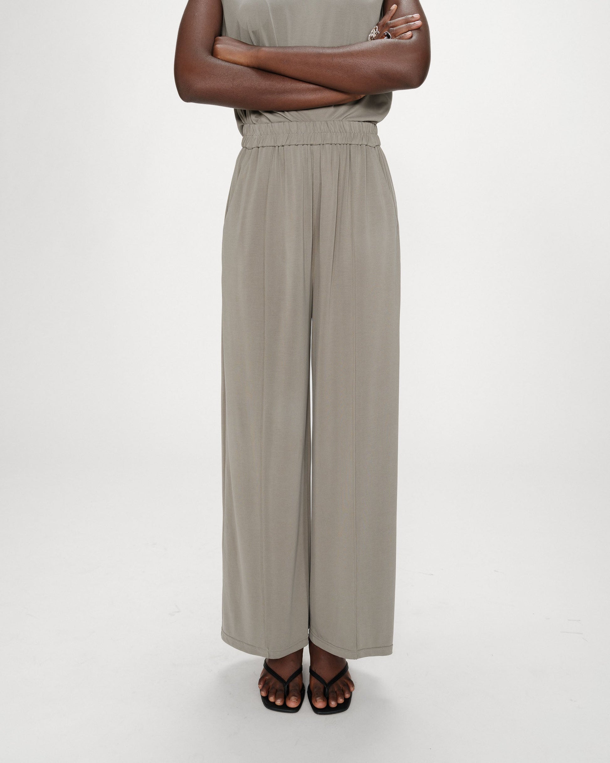 GRACE MILA-191 PAX-KAKI_03.jpg