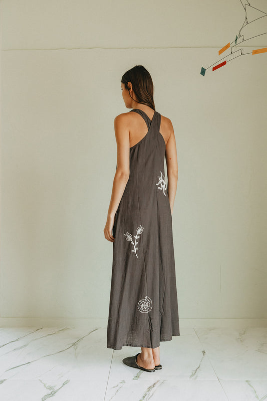 INDI&COLD | Natural Embroidered Relaxed Midi Dress - Carbon Black