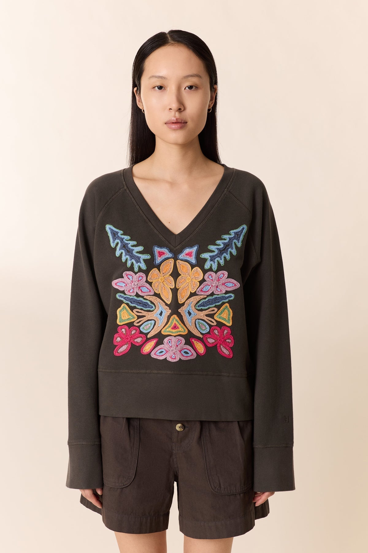 Leon & Harper | Shavi Dori Embroidered Sweatshirt - Organic Cotton Carbone