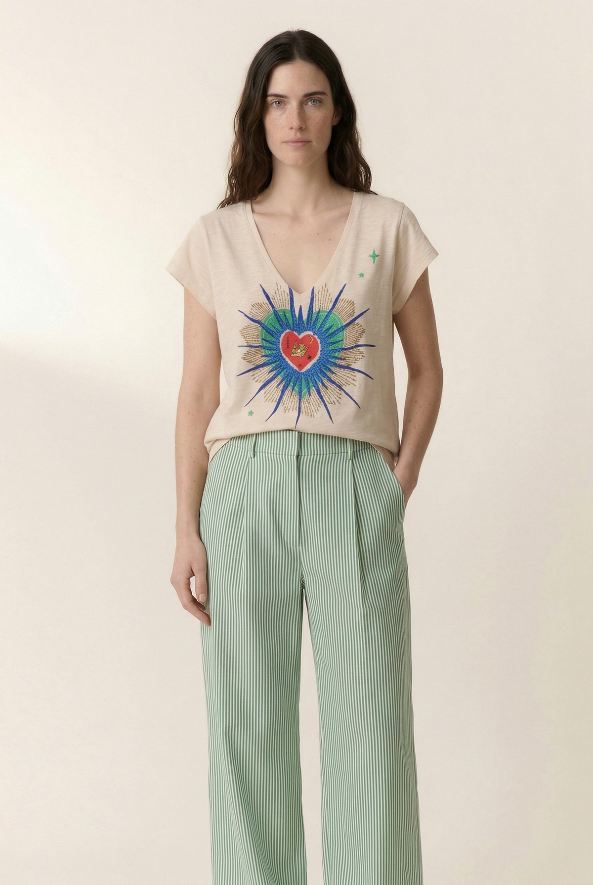 LEON & HARPER | Tonton Tshirt Jc03 Exvo Chalk - Embroidered V-Neck