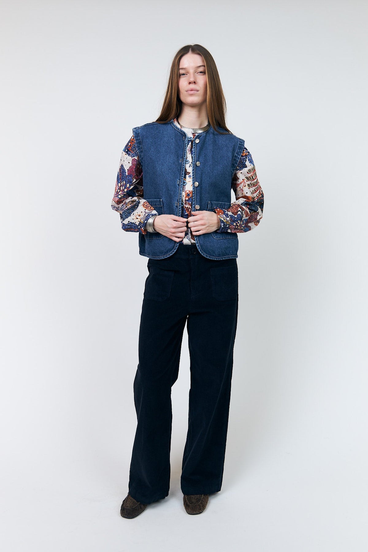 LOLLYS LAUNDRY-628 ABBEYLL VEST-DARK BLUE_05.jpg