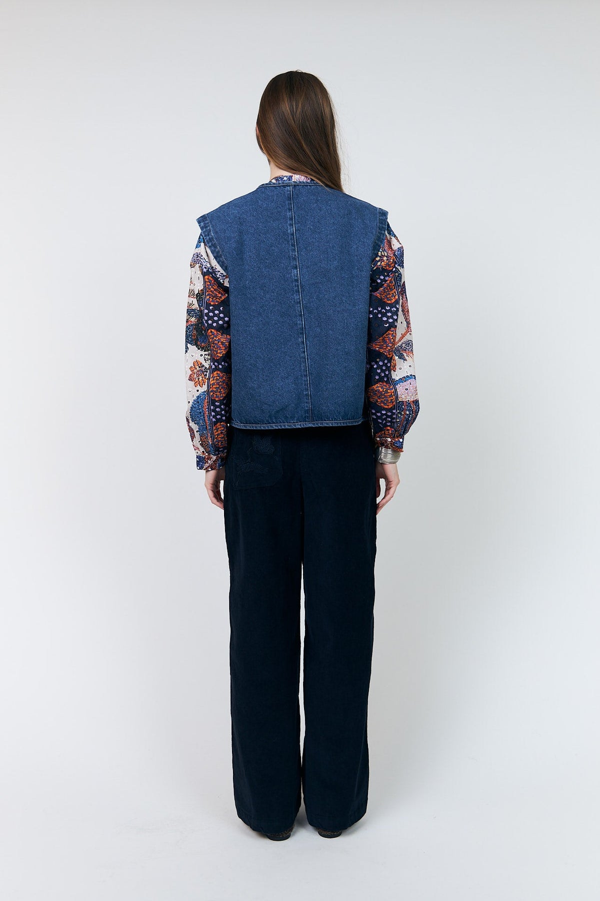 LOLLYS LAUNDRY-628 ABBEYLL VEST-DARK BLUE_06.jpg