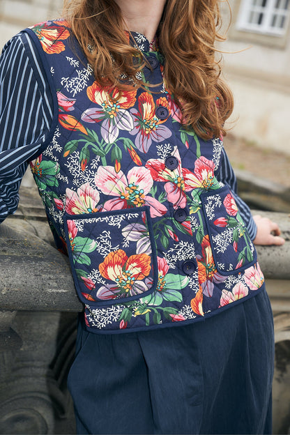 LOLLYS LAUNDRY-628 CAIROLL VEST 1065-FLOWER PRINT_06.jpg