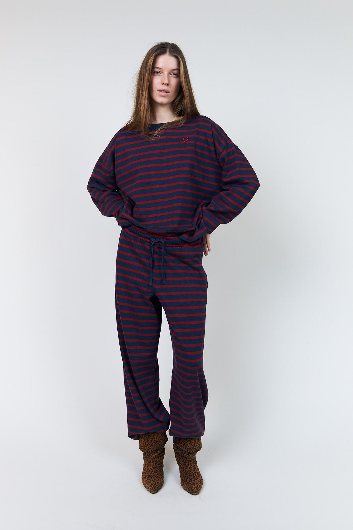 LOLLYS LAUNDRY-628 DEMILL SWEATSHIRT-BORDEAUX_03.jpg