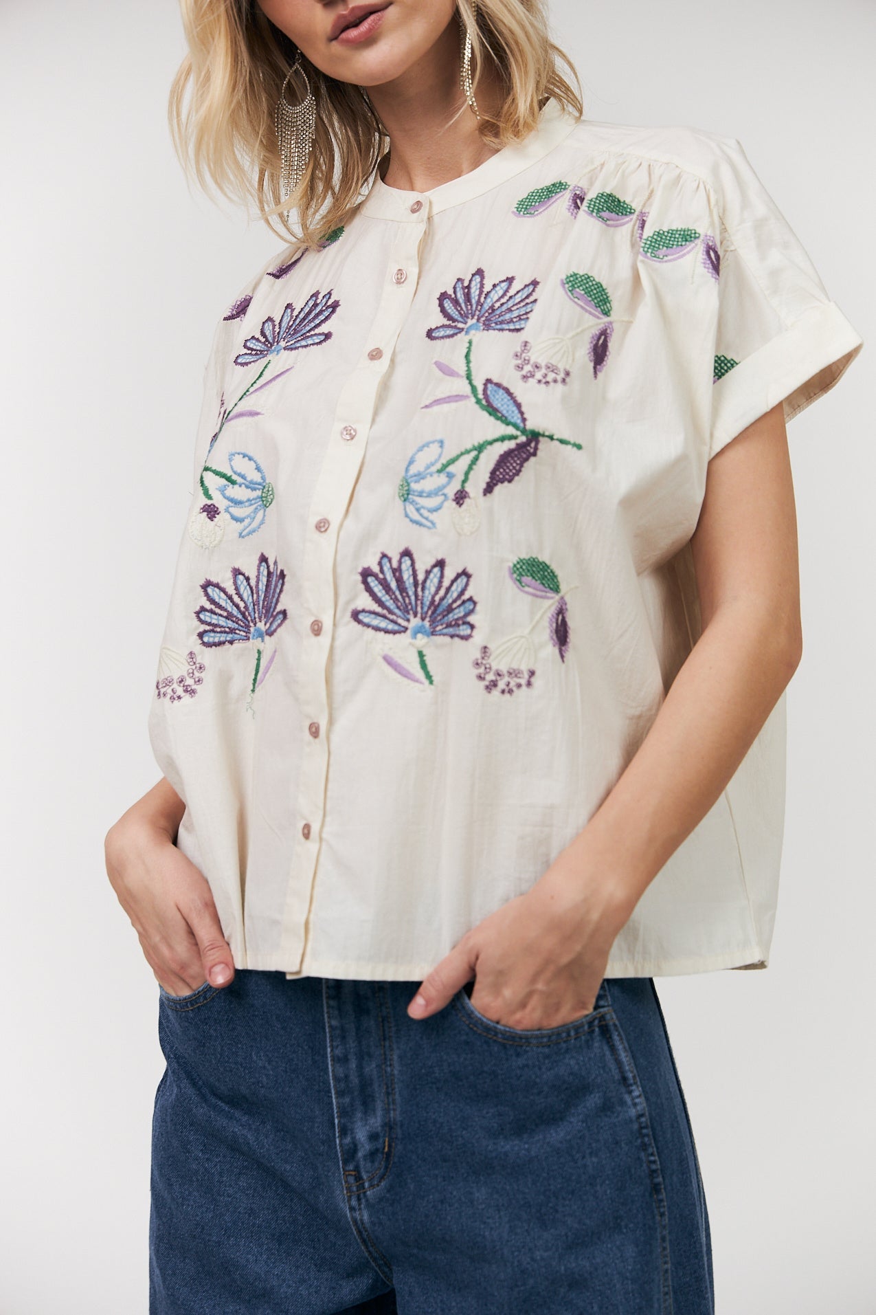 Lollys Laundry | Myall Short-Sleeve Shirt - Cream with Woven Detail
