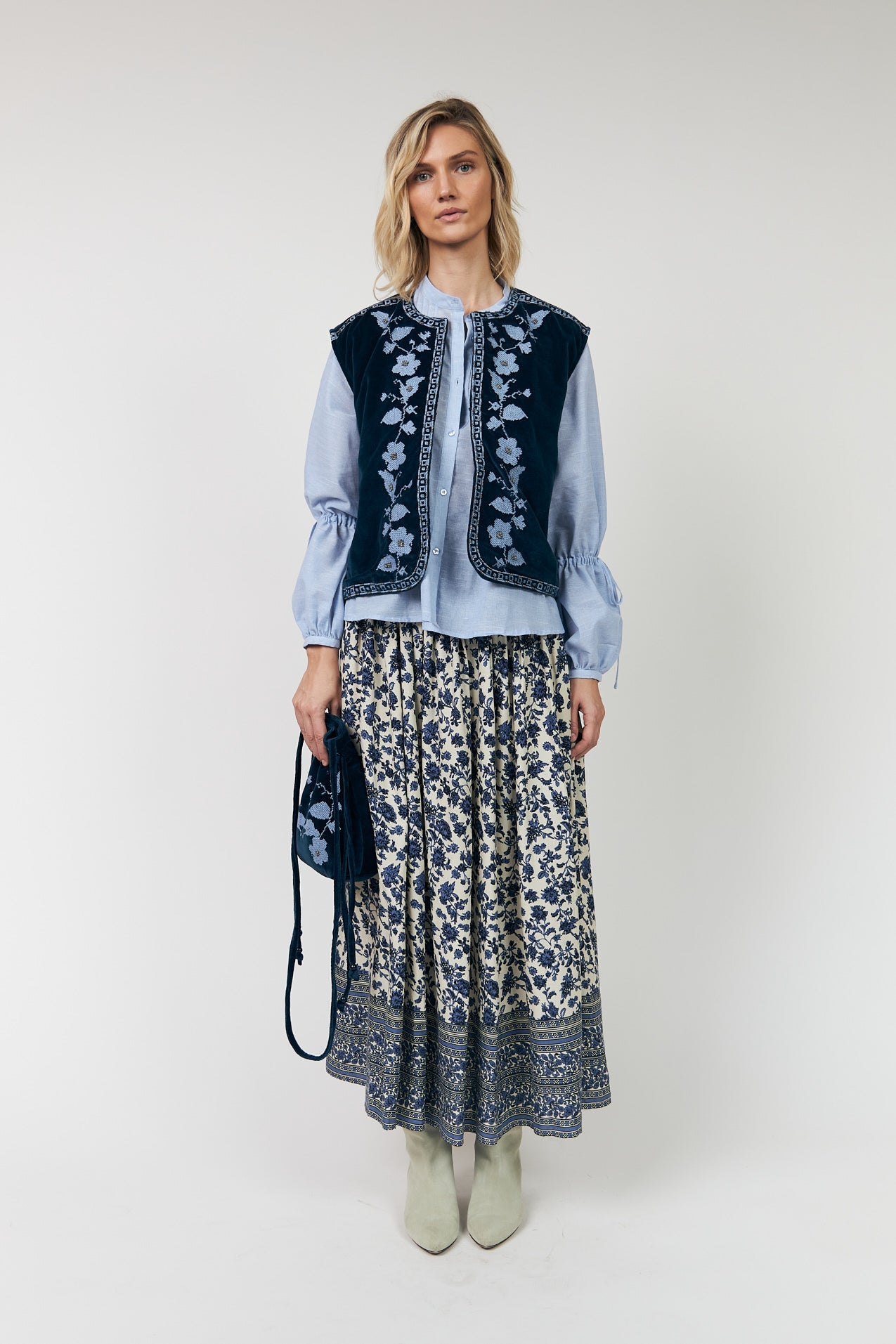 LOLLYS LAUNDRY-628 MYRALL SHORT SKT-BLUE_03.jpg