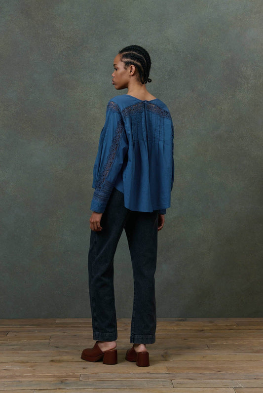 B0101 Jeannine Blue