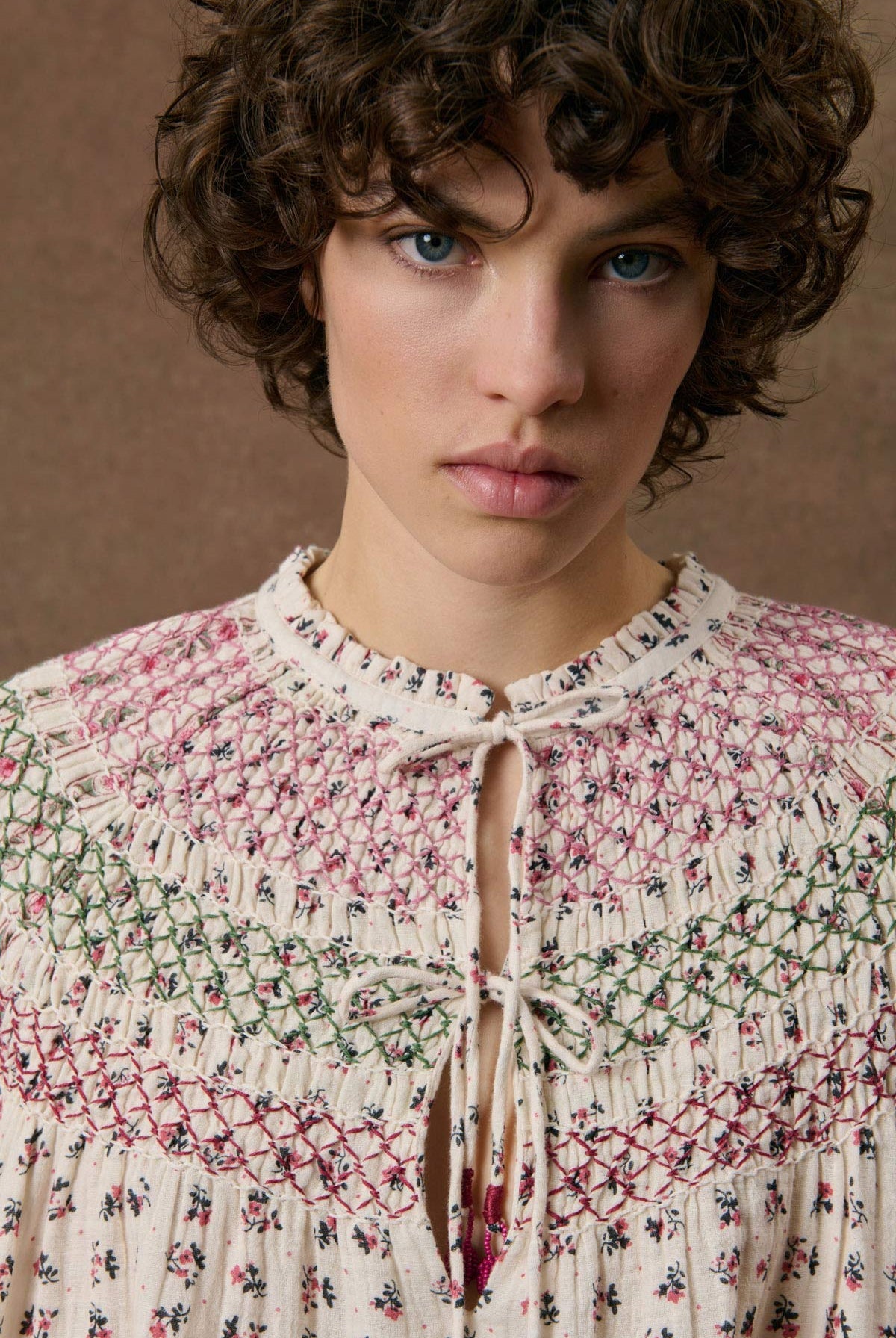 LOUISE MISHA-299 PAL B0051-CREAM PINK SORREL FLOWER BEDS_06.jpg