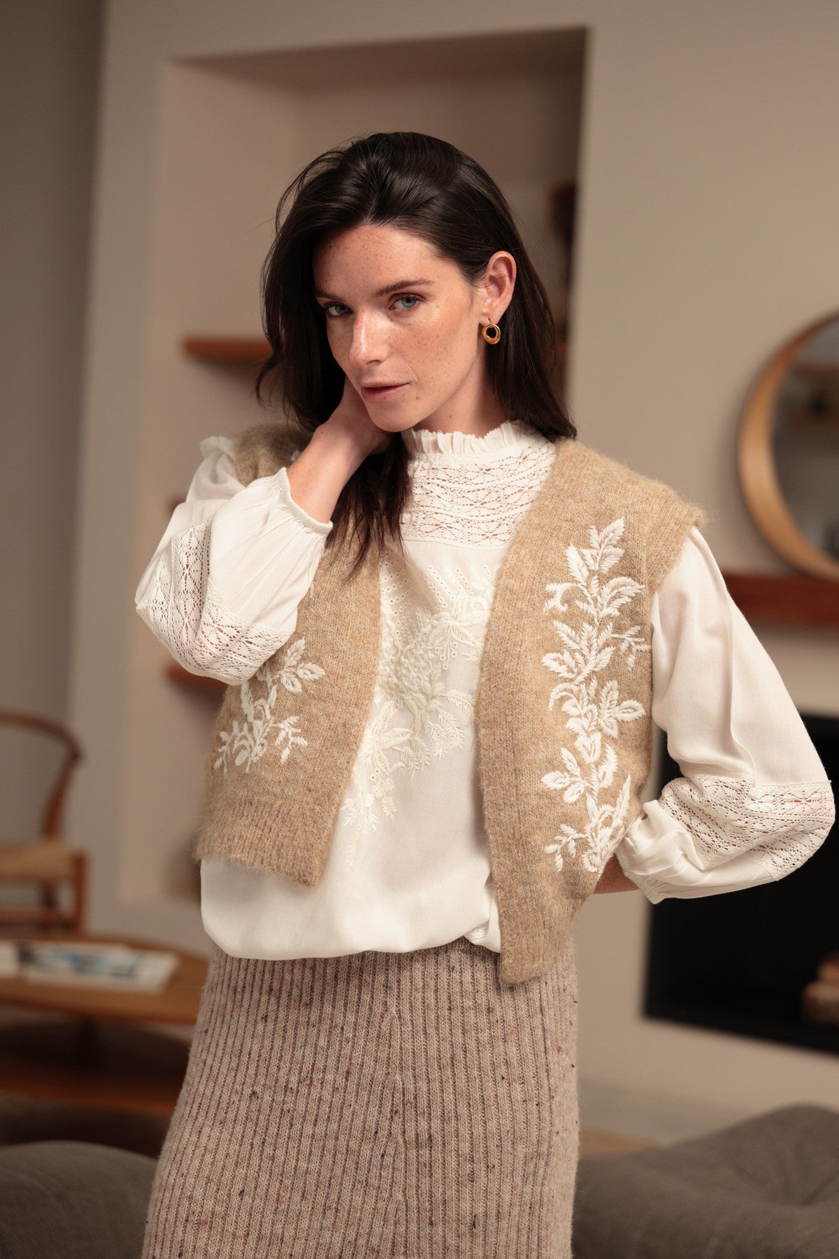 LUNA LLENA-654 VE150-BEIGE_01.jpg