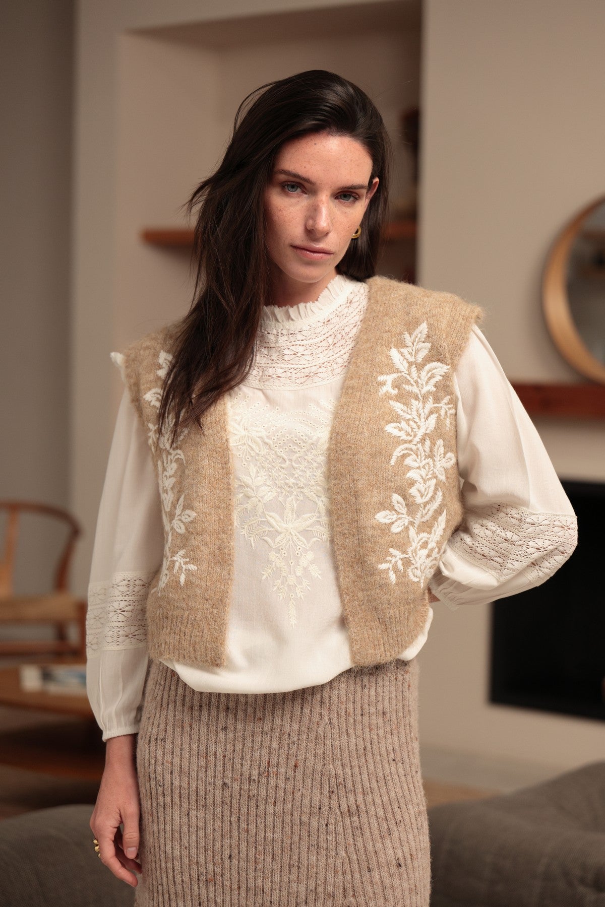 LUNA LLENA-654 VE150-BEIGE_02.jpg