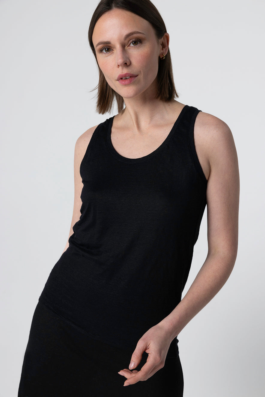 Majestic | Linen U-Neck Tank - Black