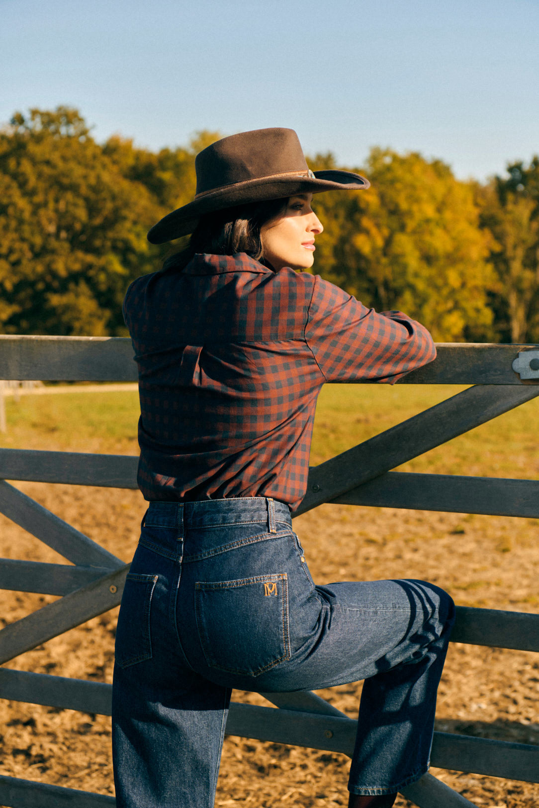Petite Mendigote | Checkered Straight-Cut Shirt - Warm Brown Noisette