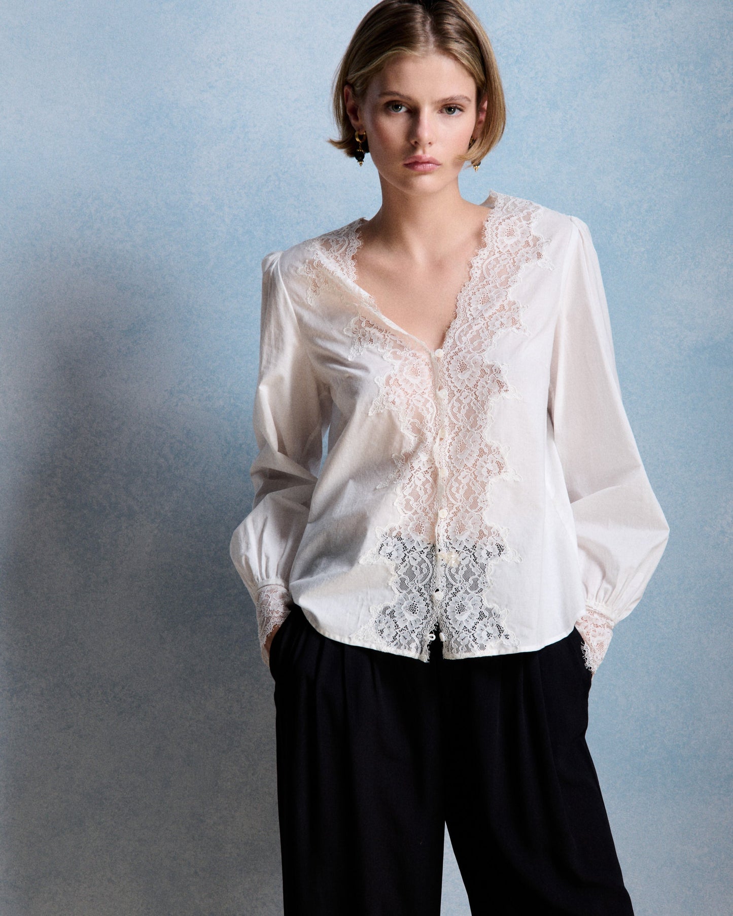 Petite Mendigote | Tara Lace Blouse - Ecru V-Neck Balloon Sleeve