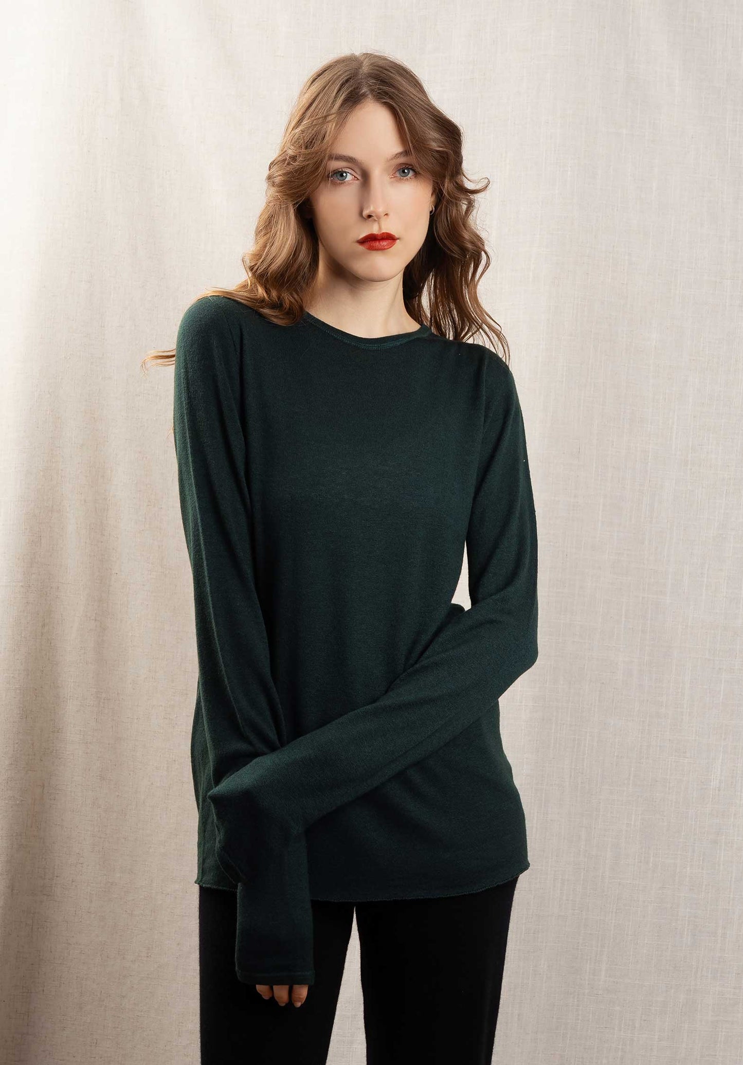 Majestic | Cashmere Crew Neck T-Shirt - Green Forest
