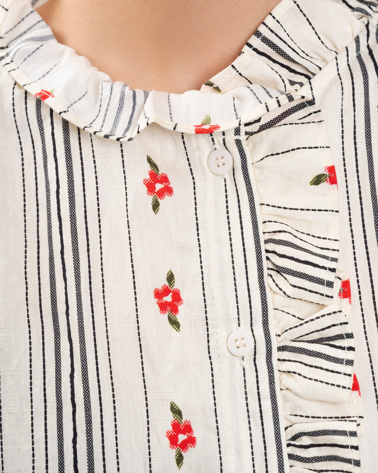 Cacao Bisous | Sculpted Volume Blouse - Beige